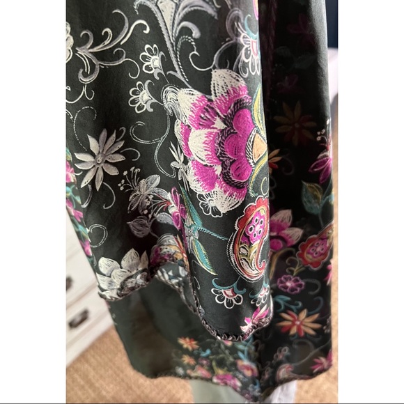 Johnny Was Forza Carson Silk Floral Blouse XS - Picture 9 of 12